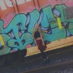 Meet your Posher, Madie